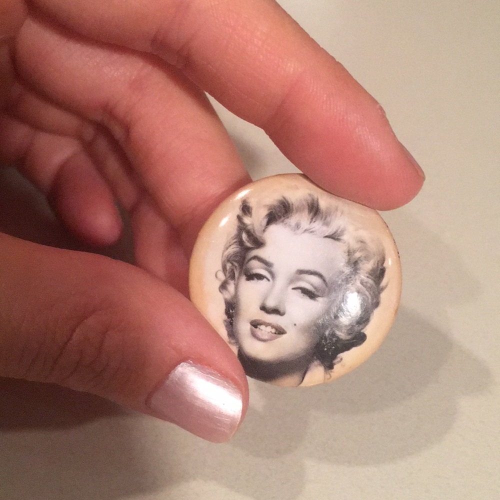 VINTAGE MARILYN MONROE PIN 🤩